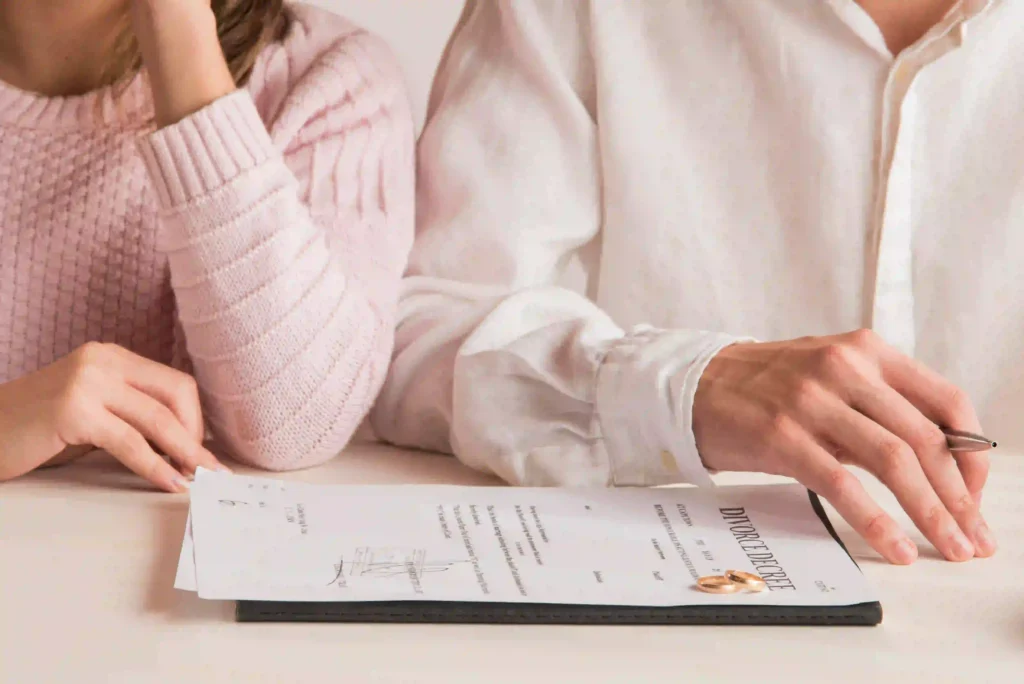 Divorcio por causal causas y procedimientos
