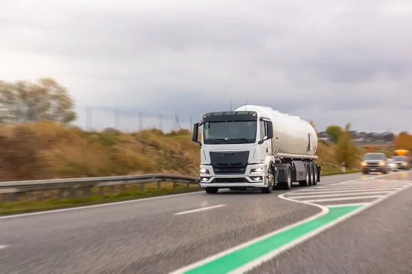 Tipos de transporte de combustible utilizados por las empresas