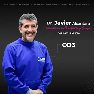 Profesional presentado por OD3 como especialista en periodoncia e implantes dentales